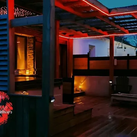 Escapade Glamour 度假居 *